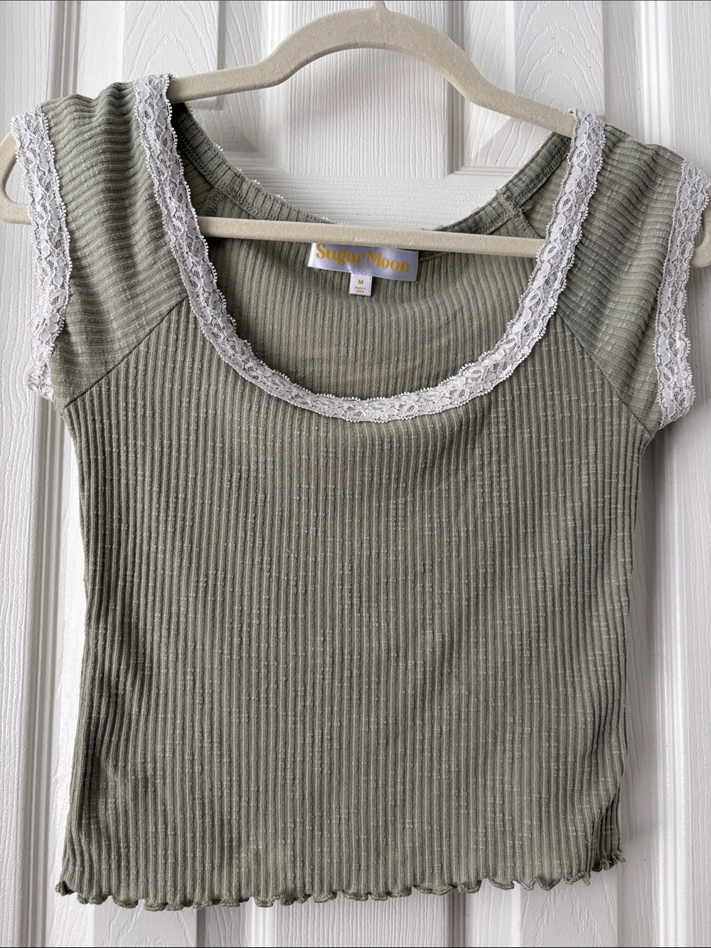 Sugar Moon Olive Ribbed Lace Trim Scoop Neck cropped Tank top shirt medium